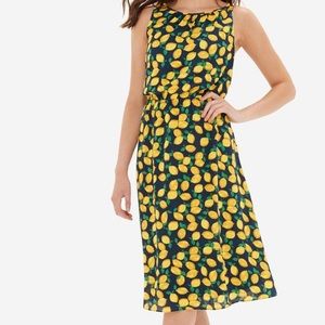 Limited lemon print dress! 🍋
